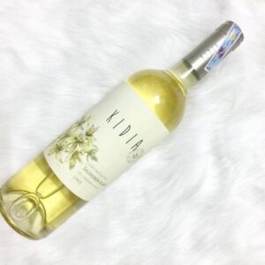 Vang Trắng Chile Kidia Sauvignon Blanc được tạo nên bởi 100% Sauvignon Blanc từ Loncomilla, Thung lũng Maule, Chile