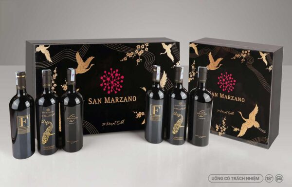 Rượu Vang Ý Vindoro Negroamaro 2019 là một loại rượu vang đỏ từ Salento do San Marzano sản xuất với sự pha trộn dựa trên Negroamaro của năm 2019