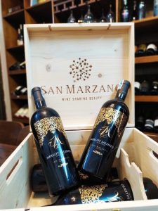 Rượu Vang M Merlot Salento sử dụng kỹ thuật tráng men hiện đại, San Marzano sản xuất rượu vang thanh lịch và sạch sẽ